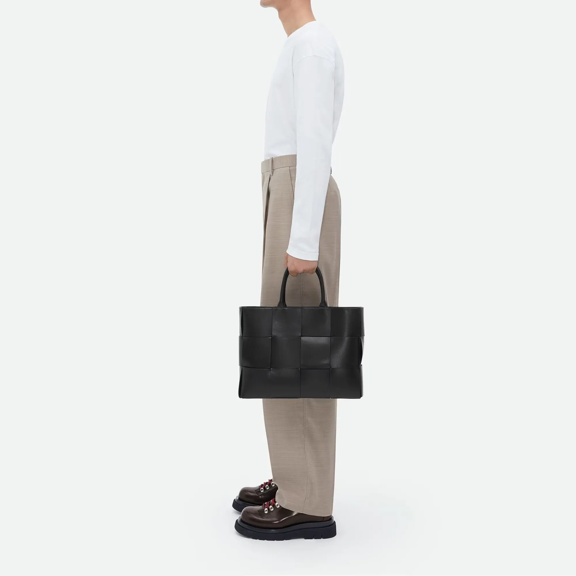 Medium Arco Leather Tote Bag – Black