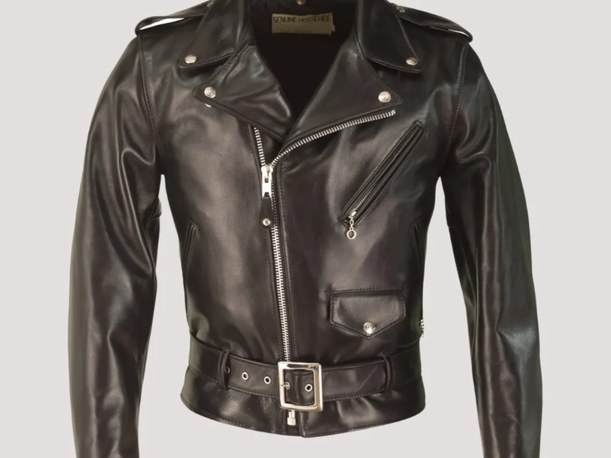 Man-wearing-a-slim-fit-